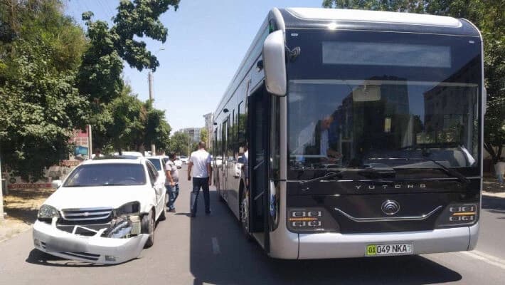 Третий электробус за неделю попал в ДТП в Ташкенте