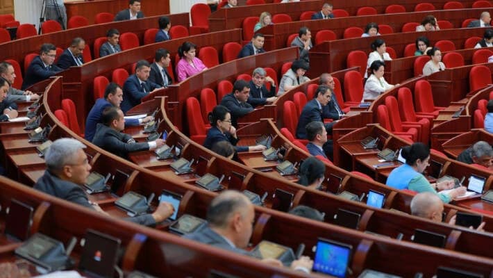 В Узбекистане хотят снизить минимальный срок лишения свободы для несовершеннолетних