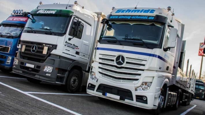 Мирзиёев утвердил создание упрощенного таможенного коридора со странами ОТГ