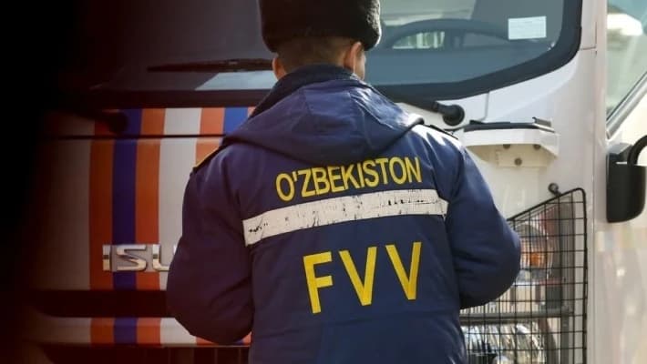 В Ташкенте загорелся грузовик с парфюмерией