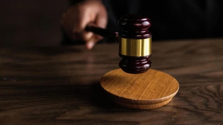 Мужчину осудили на 4,5 года за отправку порно 10-летней девочке