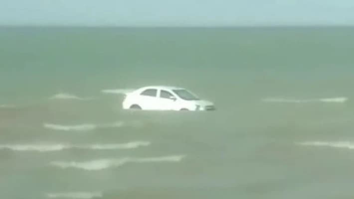Автомобиль Cobalt унесло в Тудакульское водохранилище