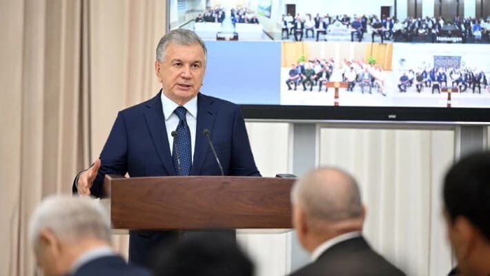 Мирзиёев уволил ряд чиновников в ходе поездки в Ферганскую область