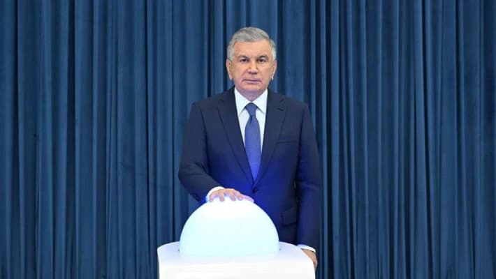 Мирзиёев принял участие в запуске новых предприятий в Бухарской области