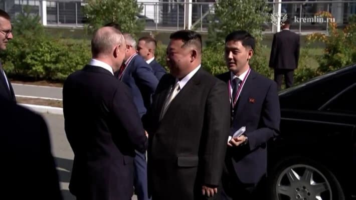 Путин встретил Ким Чен Ына, прибывшего на космодром «Восточный»