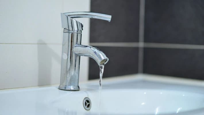 В двух районах Ташкента временно отключат горячую воду