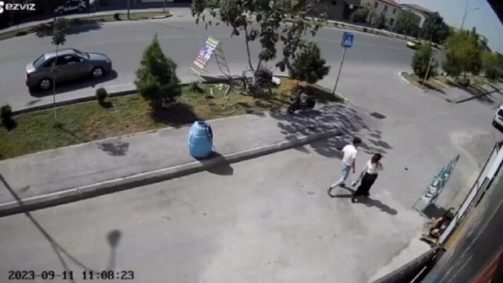 Попытка похищения девушки в Маргилане попала на видео