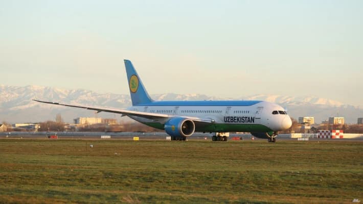 Пассажир скончался на борту самолета Uzbekistan Airways
