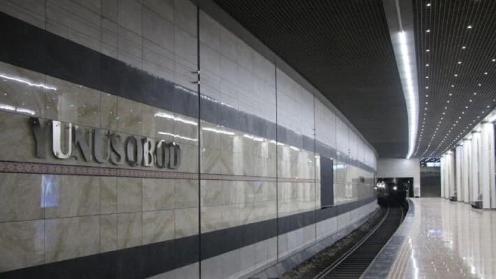 На одном из участков метро Ташкента приостановили движение из-за поломки поезда