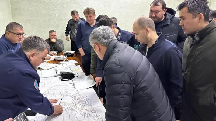 Одиннадцать человек погибли при взрыве метана в шахте в Караганде