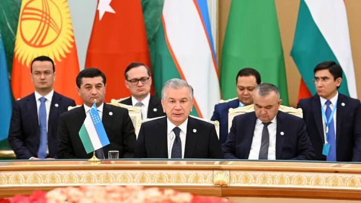 Мирзиёев оценил ситуацию на Ближнем Востоке как чрезвычайно опасную