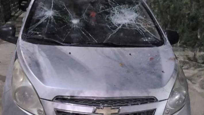 В Самарканде избили участкового и разбили его автомобиль
