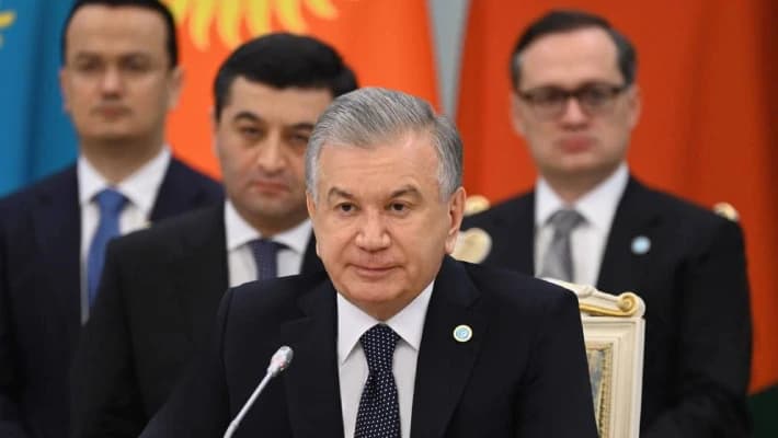 Мирзиёев поздравил Алиева с восстановлением территориальной целостности Азербайджана