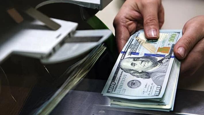 Долларизация вкладов населения Узбекистана упала до 22,3%