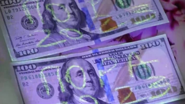 СГБ задержала трех сотрудников прокуратуры за взятки
