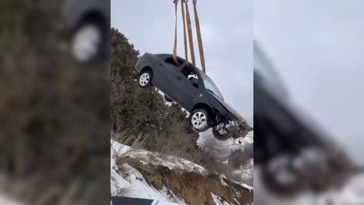 В ГУВД прокомментировали видео автомобиля, упавшего в обрыв под Ташкентом