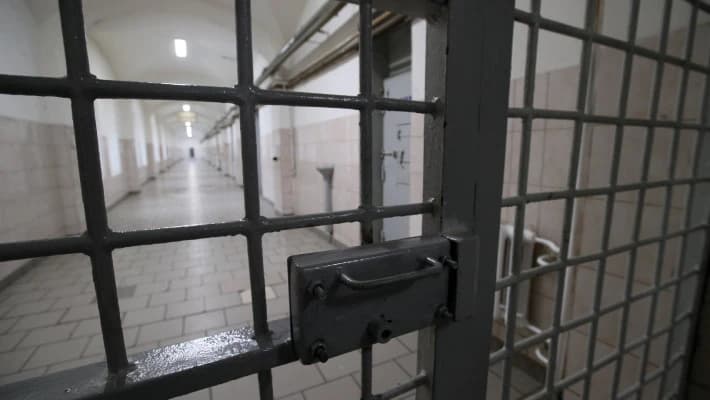 Мужчина покончил с собой в СИЗО Чирчика