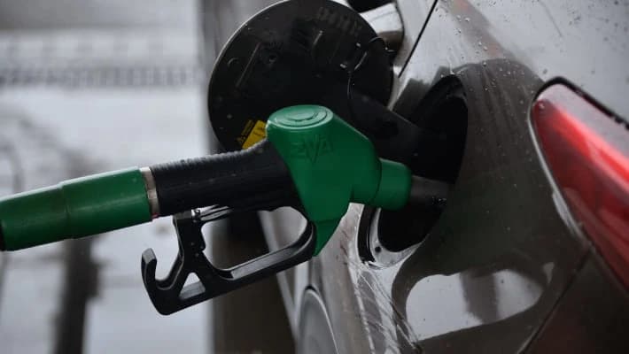 В Узбекистане назвали заправки, продающие некачественный бензин