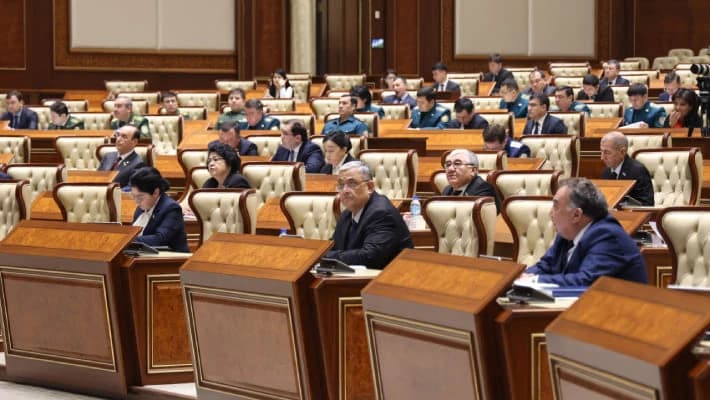 Сенаторы одобрили закон о праве на самороспуск парламента