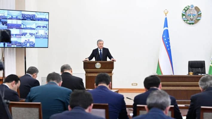 Главы Минтранса, СБДД и «Тошшахартрансхизмат» получили выговоров от Мирзиёева