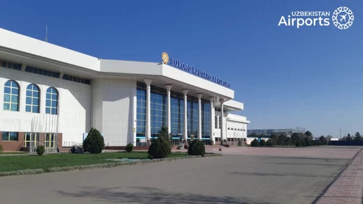 Пыльная буря ограничила работу аэропорта Бухары