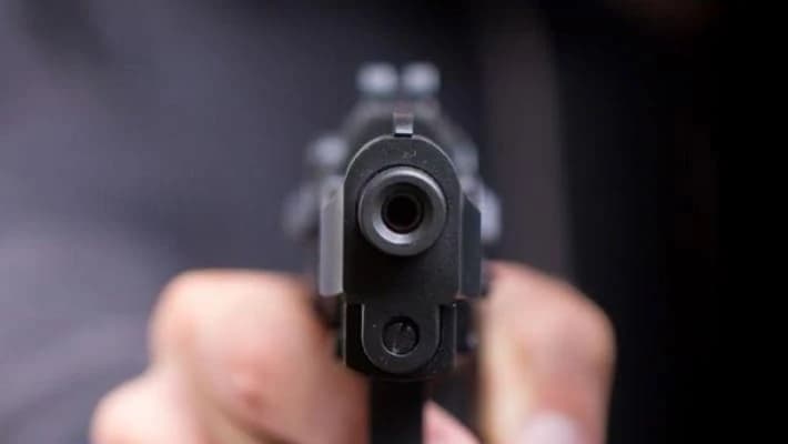 В сети появились кадры стрельбы в овощном магазине в Алматы