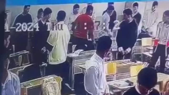 В Навои учитель избил двух старшеклассников