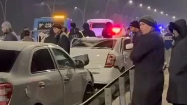 В Ташкенте произошло крупное ДТП с участием пяти машин