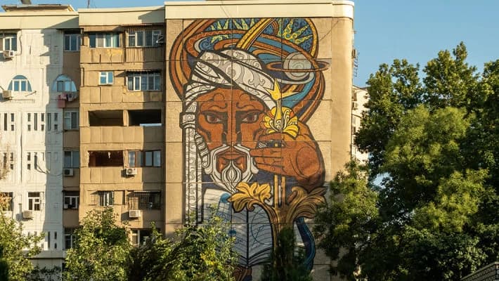 Мозаики на зданиях в Узбекистане признали объектами культурного наследия