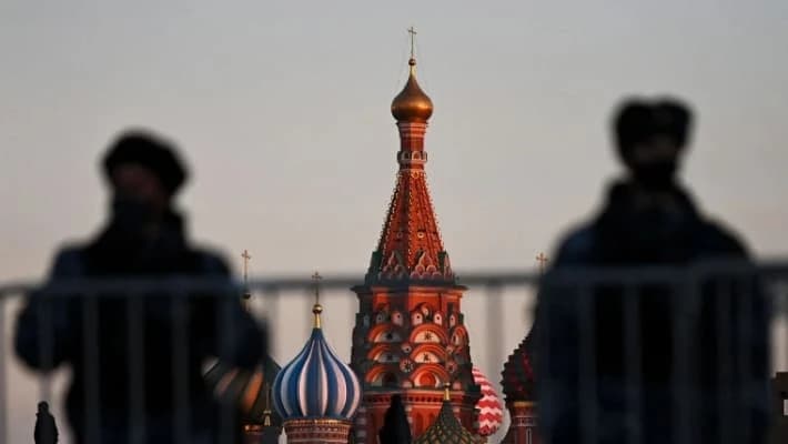 Узбекистанцам рекомендовали не посещать общественные места в России