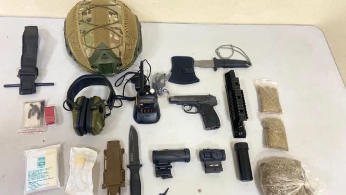 При въезде в Ташкент задержали машину с военным обмундированием