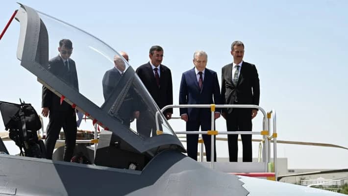 Мирзиёеву показали новейший турецкий истребитель KAAN