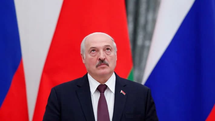 Лукашенко заявил, что ему предлагают воевать против России