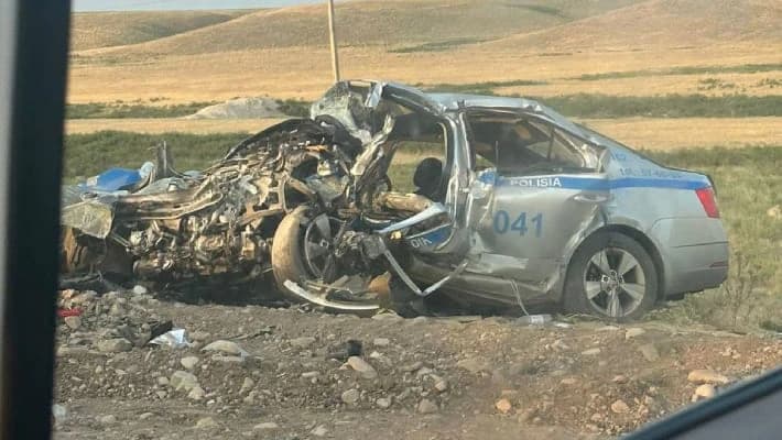 В жутком ДТП в Казахстане погибли шесть человек, в том числе полицейские