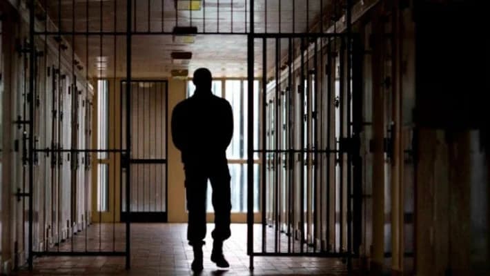 Шавкат Мирзиёев помиловал более 500 осужденных