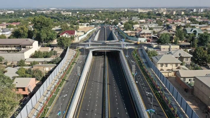 Мирзиёеву показали расширенный участок Ташкентской кольцевой дороги