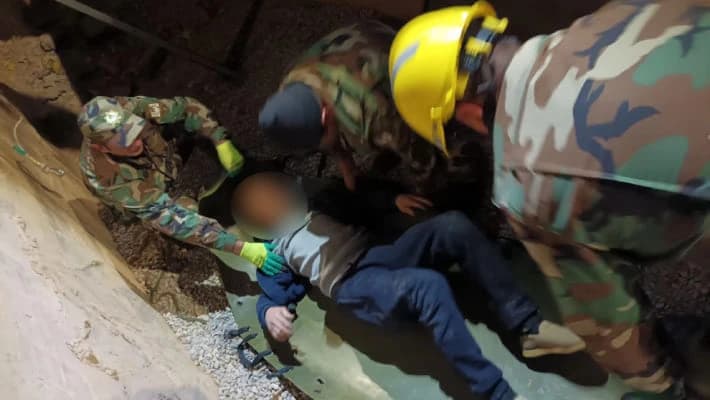 В Ташкенте мужчина упал в яму, вырытую для прокладки кабеля