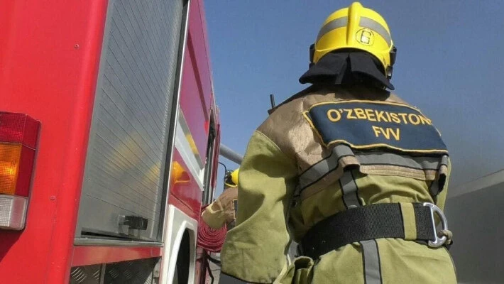 В Ташкенте ночью загорелась новостройка