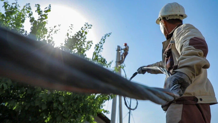 Часть потребителей Ташкента остались без света из-за аварии на ЛЭП