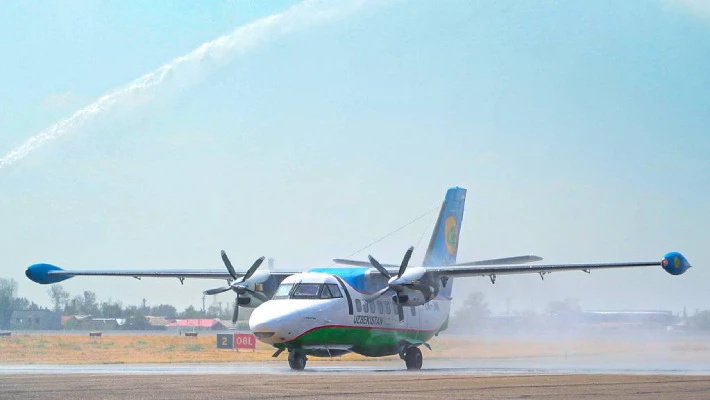 Uzbekistan Airways получила второй самолет LET L-410