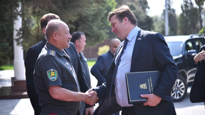 Заместитель министра обороны Великобритании посетил Узбекистан