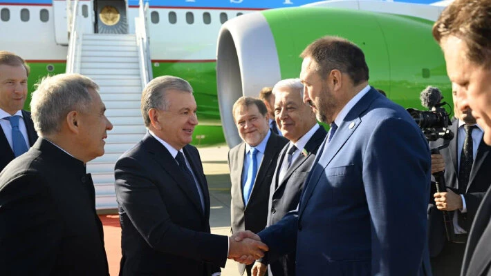 Шавкат Мирзиёев прибыл в Казань
