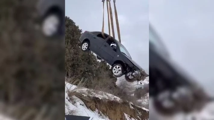 В ГУВД прокомментировали видео автомобиля, упавшего в обрыв под Ташкентом