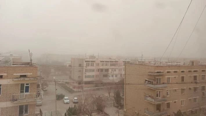 Пыльно-песчаная мгла накрыла несколько областей Узбекистана