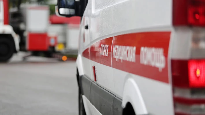 Автомобиль со школьниками упал в канал в Сырдарье