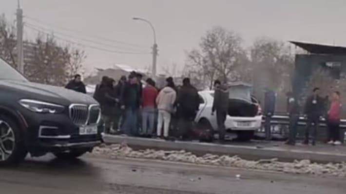 Три человека пострадали в ДТП с Lacetti и Cobalt в Ташкенте