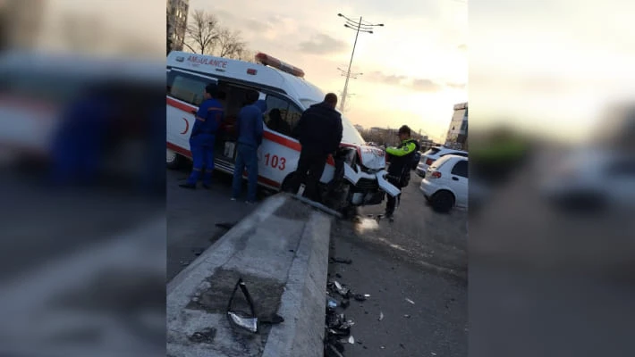 ДТП с участием скорой помощи произошло в Ташкенте