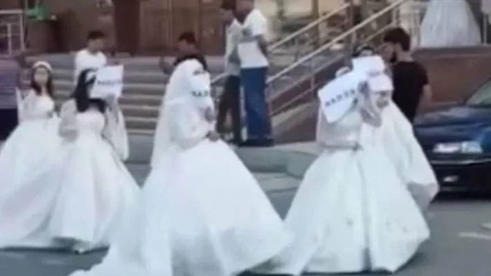 В Джизаке суд признал виновными организаторов видео «Нужен муж»