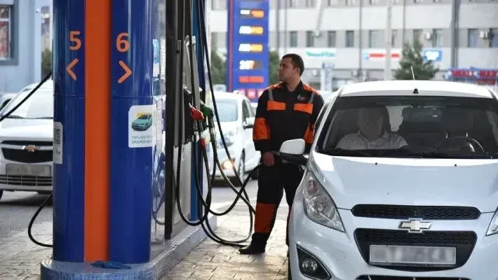 «Узбекнефтегаз» снизил биржевую цену бензина АИ-92