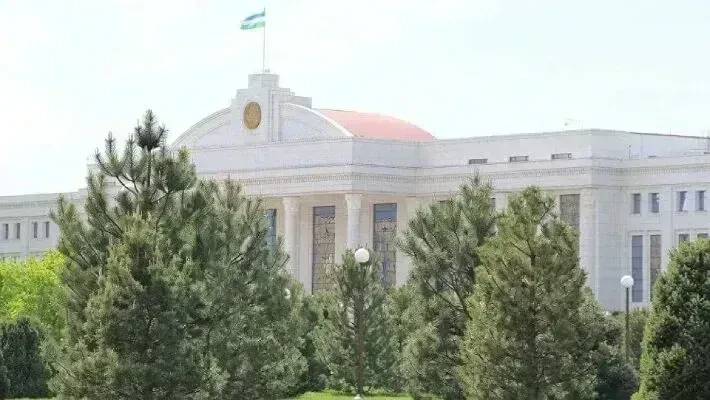 Мирзиёев провел кадровые перестановки в администрации